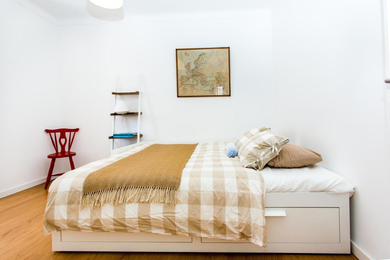 Belem! Charming 2 Bedroom Apartment W Terrace, Wifi & Free Street Parking Lissabon Exterior foto
