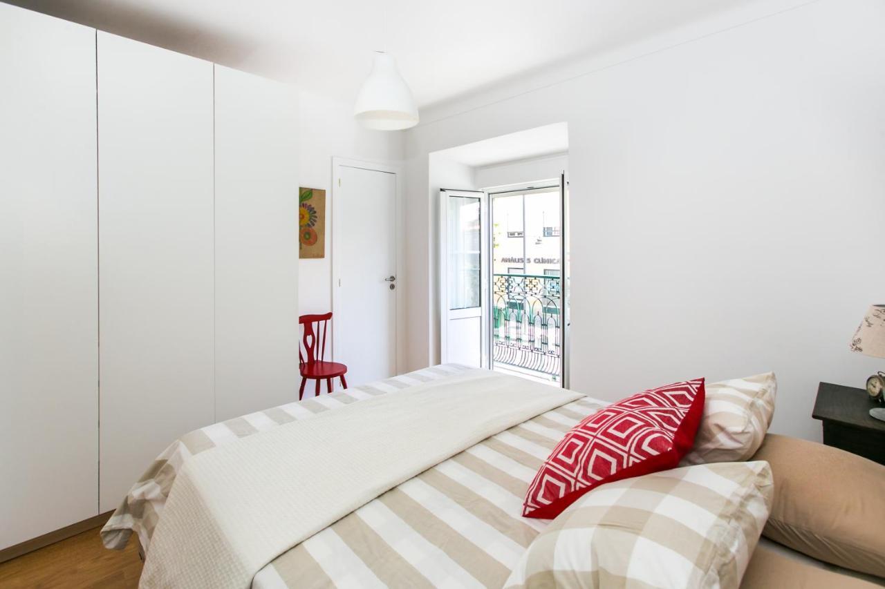 Belem! Charming 2 Bedroom Apartment W Terrace, Wifi & Free Street Parking Lissabon Exterior foto